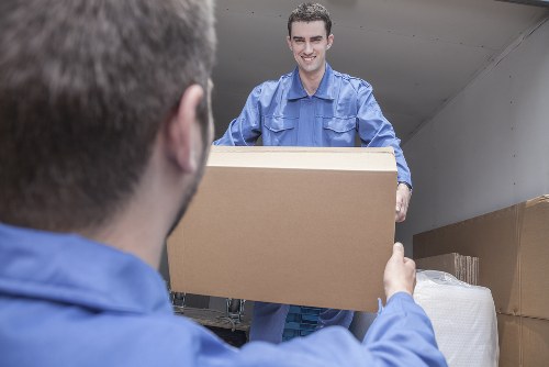 Flat removals planning for a Canary Wharf apartment move